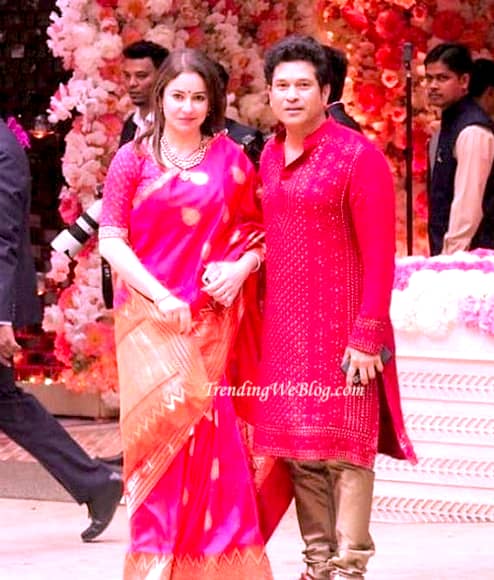 Sachin Tendulkar and his wife 